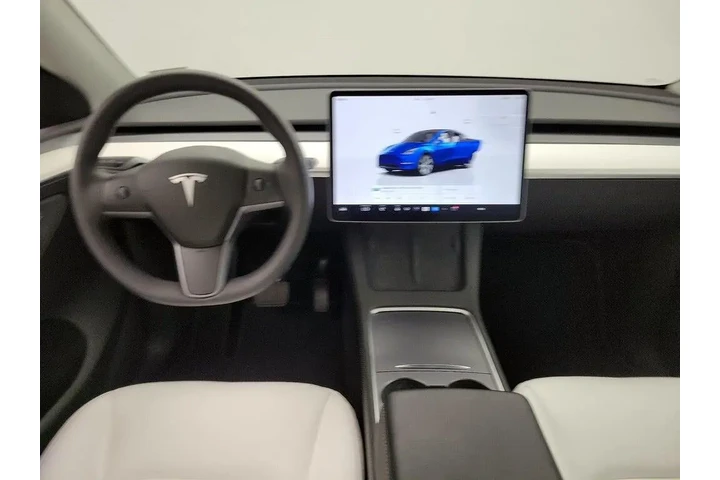 $38998 : Tesla Model Y 2023 AWD Long image 9