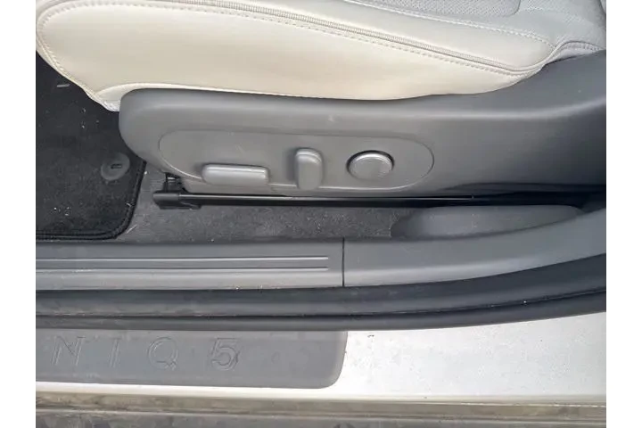 $23995 : Hyundai IONIQ 5 2023 AWD SEL image 5