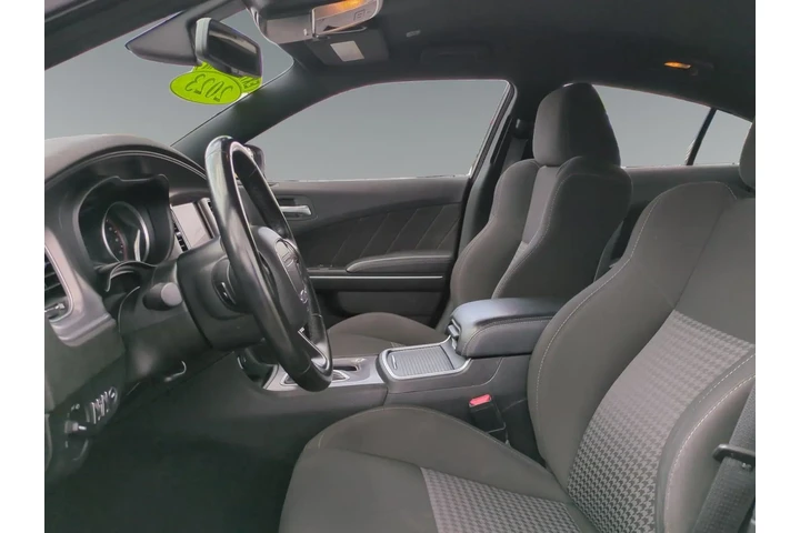 Dodge Charger 2023 GT 4dr Se image 9