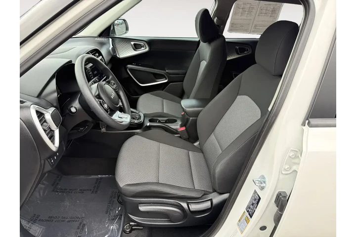 $15502 : Kia Soul 2024 LX 4dr Crossov image 10