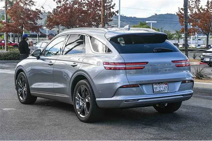 $34000 : Genesis Electrified GV70 202 image 7