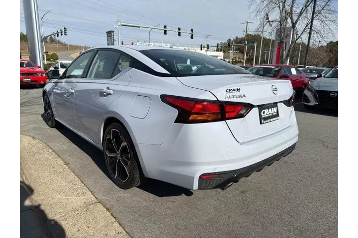 $21488 : Nissan Altima 2024 2.5 SR 4d image 5