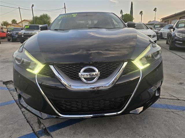 $12995 : 2017 Maxima 3.5 SR image 2