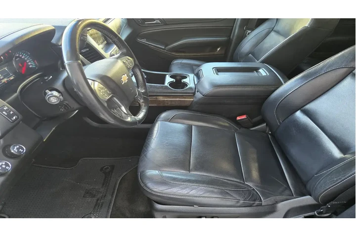 Chevrolet Suburban 2018 4x4 image 9