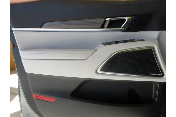 $31142 : Kia Telluride 2021 AWD SX 4d image 9