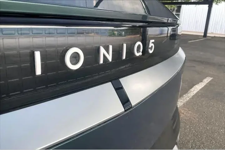 $24898 : Hyundai IONIQ 5 2024 SEL 4dr image 9