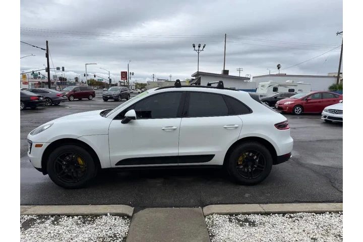 $19995 : 2017 Macan image 5