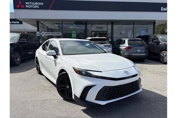 $29898 : Toyota Camry 2025 SE 4dr Sed image 1