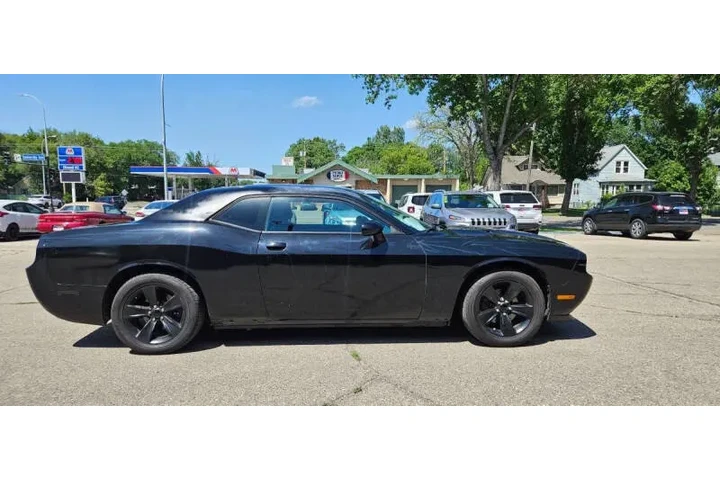 $13990 : 2013 Challenger SXT image 5