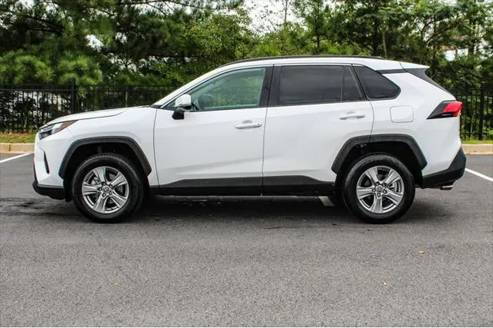 $24920 : Toyota RAV4 2024 XLE 4dr SUV image 6