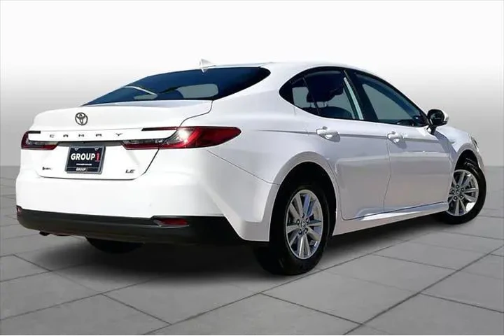 $26725 : Toyota Camry 2025 LE 4dr Sed image 10