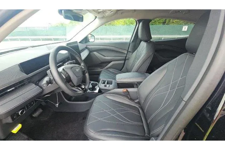 $32991 : Ford Mustang Mach-E 2025 AWD image 8