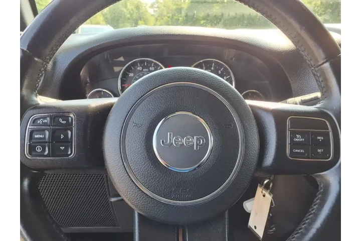 $16900 : Jeep Wrangler Unlimited 2014 image 5