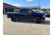 2014 RAM 1500 4WD Crew Cab 14 en Lexington