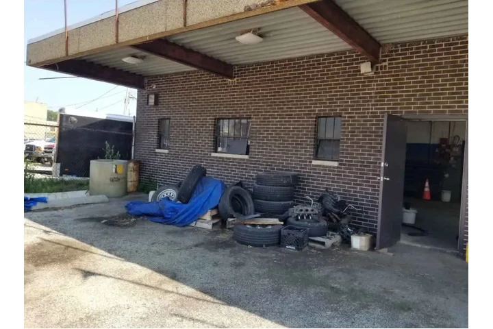 $65000 : MECHANICAL WORKSHOP image 6
