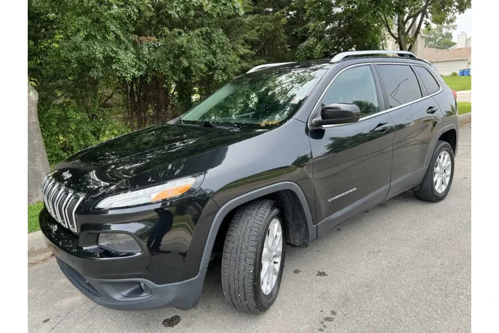 $6997 : 2015 Cherokee Latitude image 4
