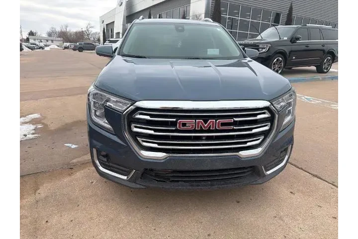 $23988 : GMC Terrain 2024 SLT 4dr SUV image 3