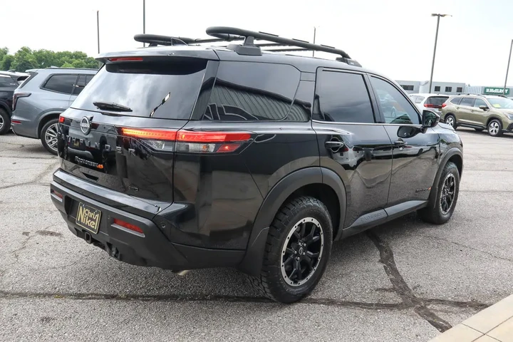 $40087 : 2025 Pathfinder Rock Creek 4WD image 4