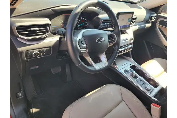 $34760 : Ford Explorer 2023 AWD XLT 4 image 9