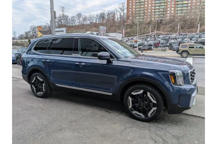 $33595 : Kia Telluride 2024 AWD S 4dr image 5