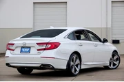 $22700 : 2019 Accord Touring 2.0T thumbnail