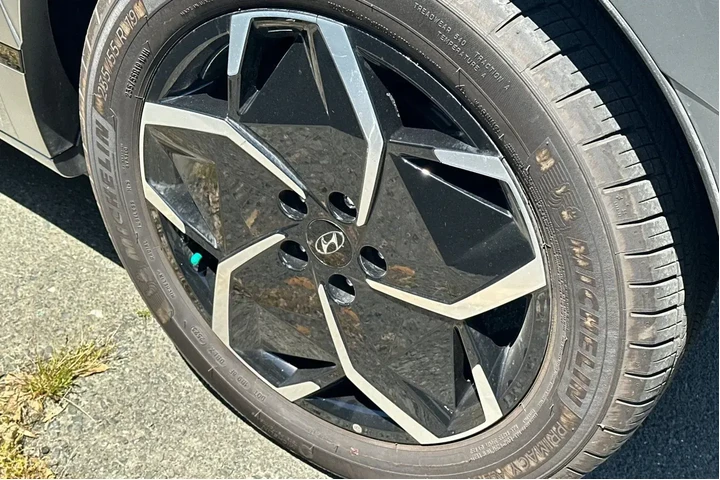 $31990 : Hyundai IONIQ 5 2024 Limited image 4