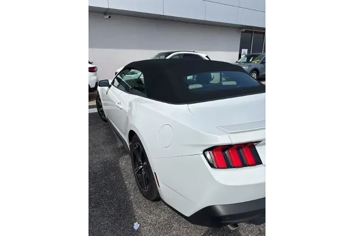 $29300 : Ford Mustang 2024 EcoBoost P image 6