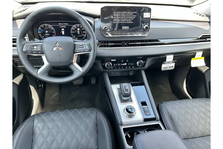 $29428 : Mitsubishi Outlander 2024 SE image 5