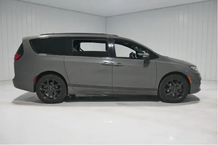 $32000 : Chrysler Pacifica 2023 AWD T image 4