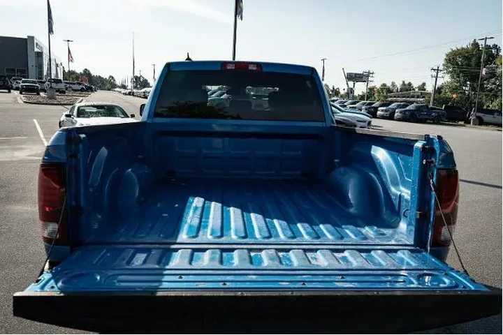 $29888 : Ram 1500 Classic 2021 4x4 SL image 7