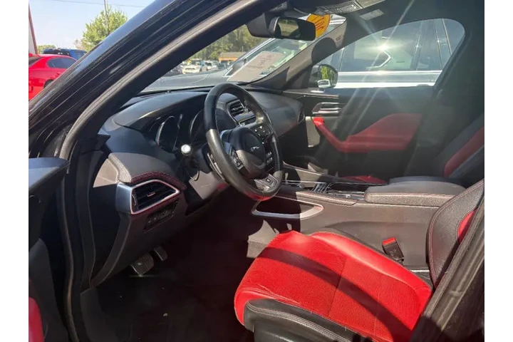 $11950 : 2017 F-PACE 35t R-Sport image 9