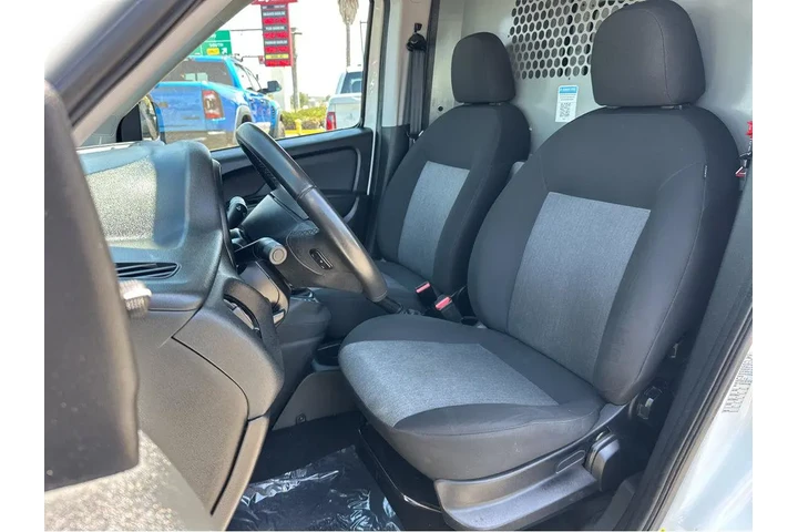 $18477 : 2018 ProMaster City Cargo Van image 9