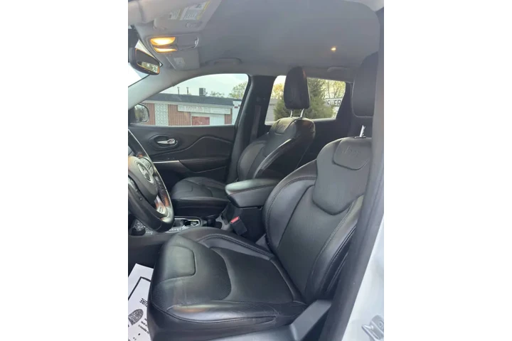$17950 : 2020 Cherokee Limited image 9