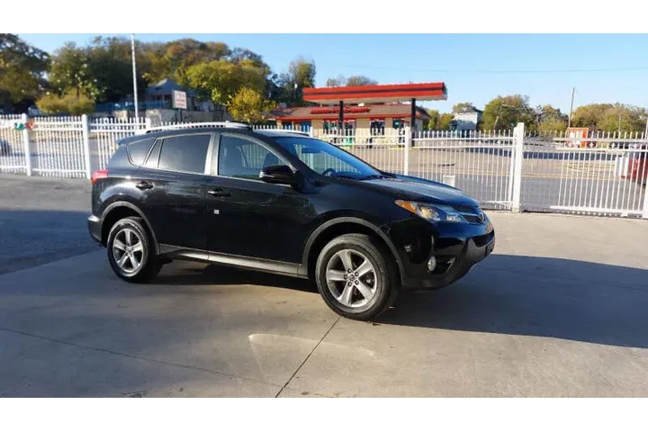 $10990 : 2015 RAV4 XLE image 5