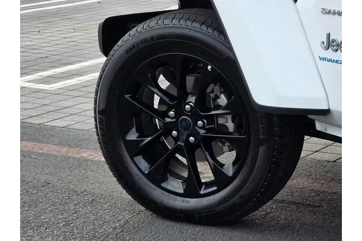 $33336 : Jeep Wrangler 2024 4x4 Sahar image 8