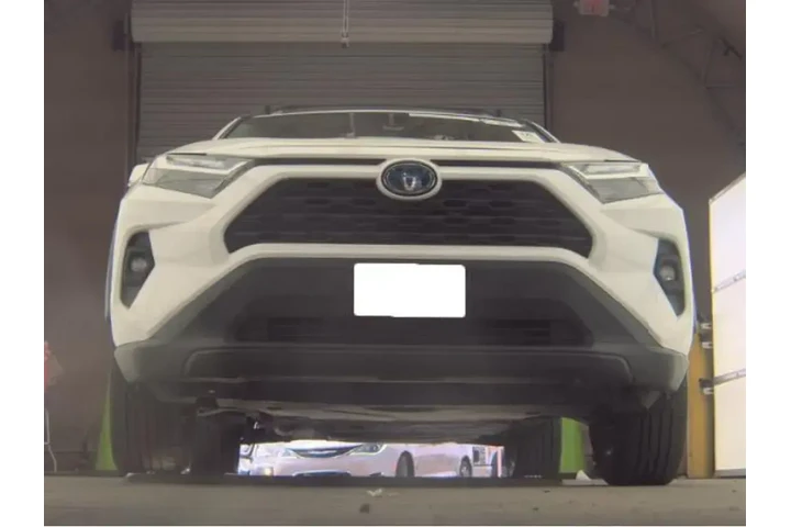 $28499 : Toyota RAV4 Hybrid 2023 AWD image 4