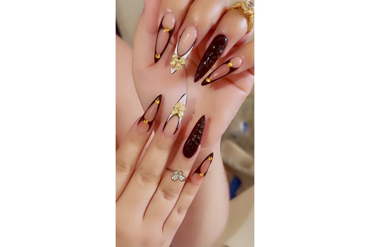Manicurista image 2