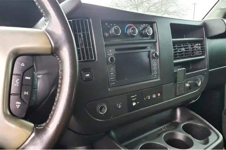 $16035 : Chevrolet Express 2017 LT 25 image 10