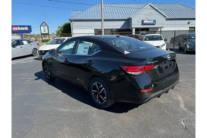 $20995 : Nissan Sentra 2025 SV 4dr Se image 10