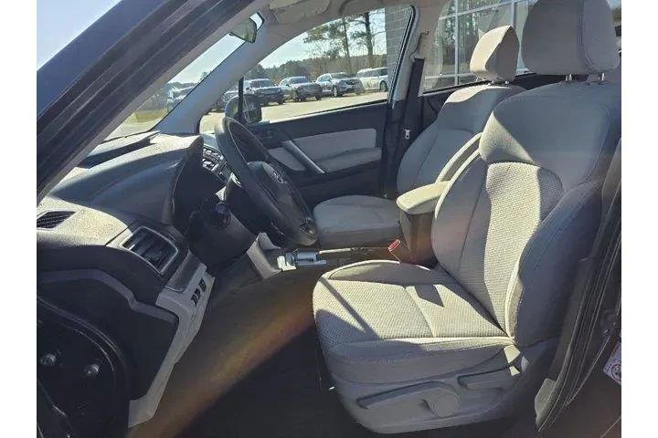 $14388 : Subaru Forester 2016 AWD 2.5 image 9