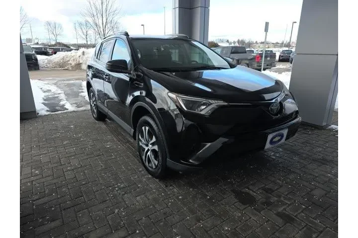 $15999 : Toyota RAV4 2018 AWD LE 4dr image 5