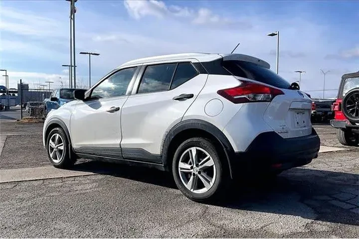 $8788 : Nissan Kicks 2018 S 4dr Cros image 3