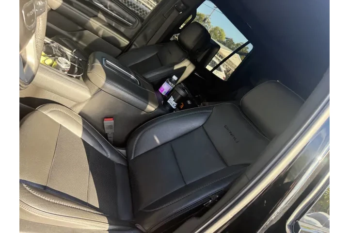 $45995 : 2021 GMC Yukon Denali image 8