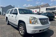 $7999 : 2007 GMC Yukon XL Denali thumbnail