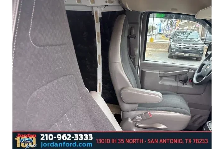 $22960 : Chevrolet Express 2019 2500 image 10