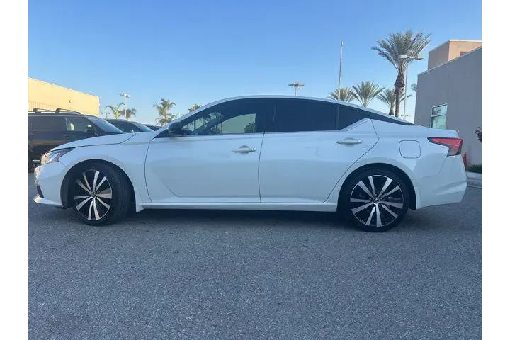 $15995 : Nissan Altima 2020 2.5 SR 4d image 6