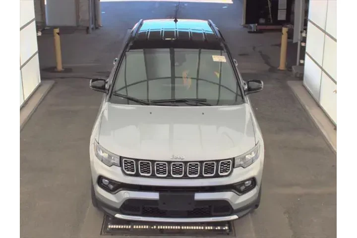 $23223 : Jeep Compass 2024 4x4 Limite image 2