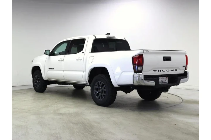 $33998 : Toyota Tacoma 2023 4x2 SR5 V image 2