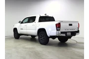 $33998 : Toyota Tacoma 2023 4x2 SR5 V thumbnail