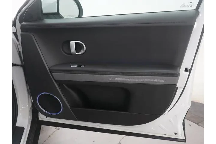 $27998 : Hyundai IONIQ 5 2023 AWD SEL image 9